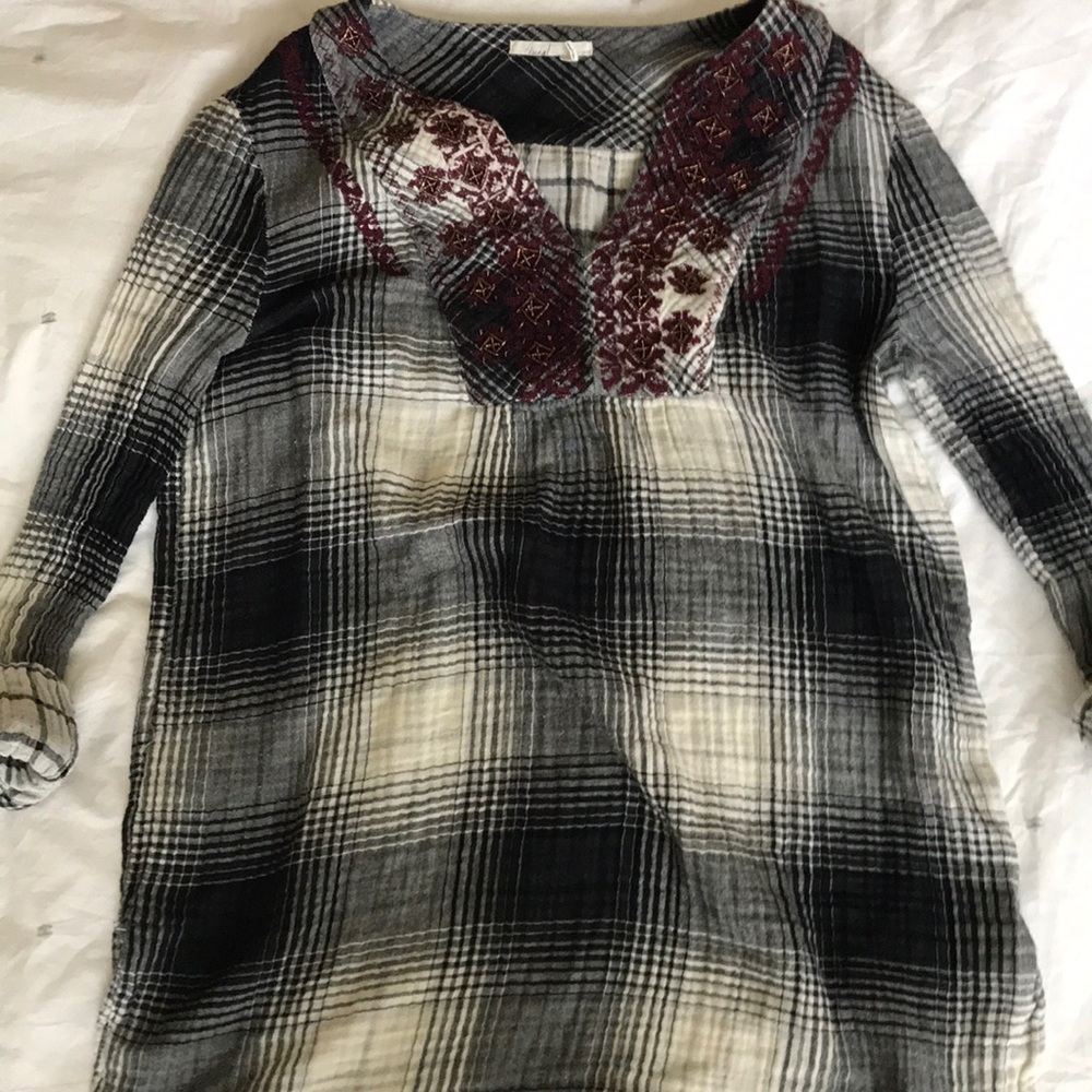 Plaid embroidered tunic